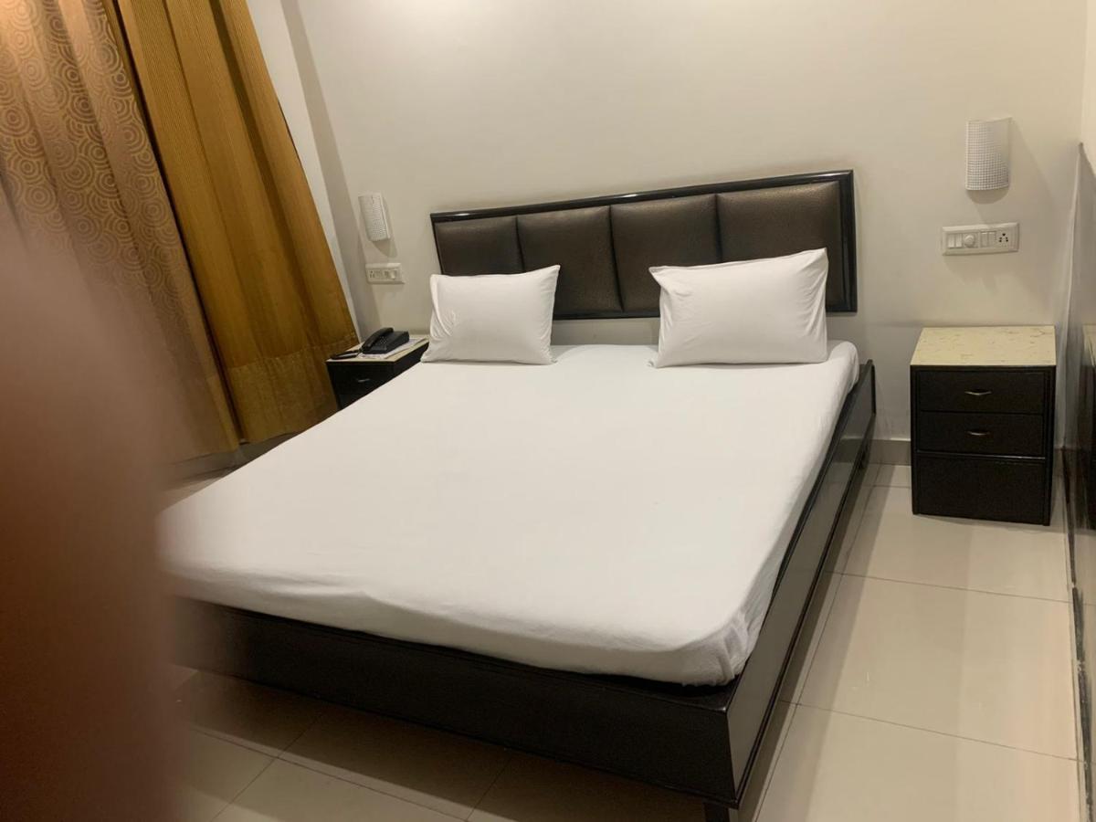 Hotel Raman'S Jagadhri Экстерьер фото