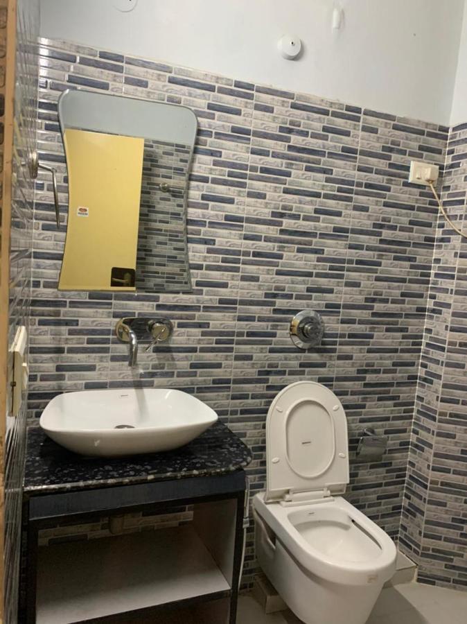Hotel Raman'S Jagadhri Экстерьер фото