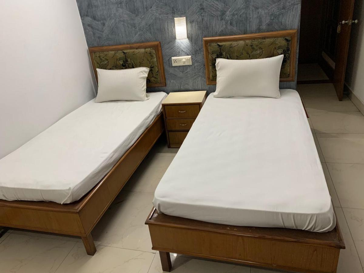 Hotel Raman'S Jagadhri Экстерьер фото